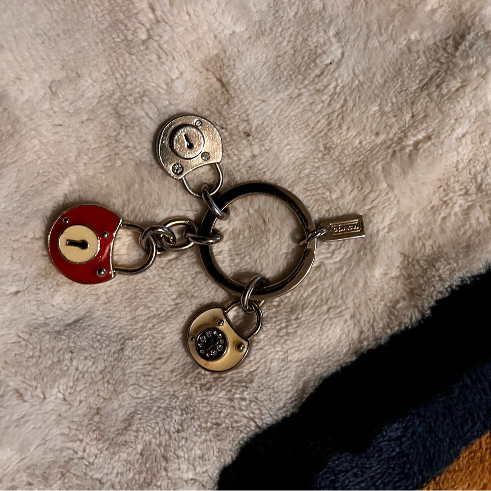 **VINTAGE & RARE** COACH Sweetheart Tri Padlocks Bagcharm/Keychain/Keyring!